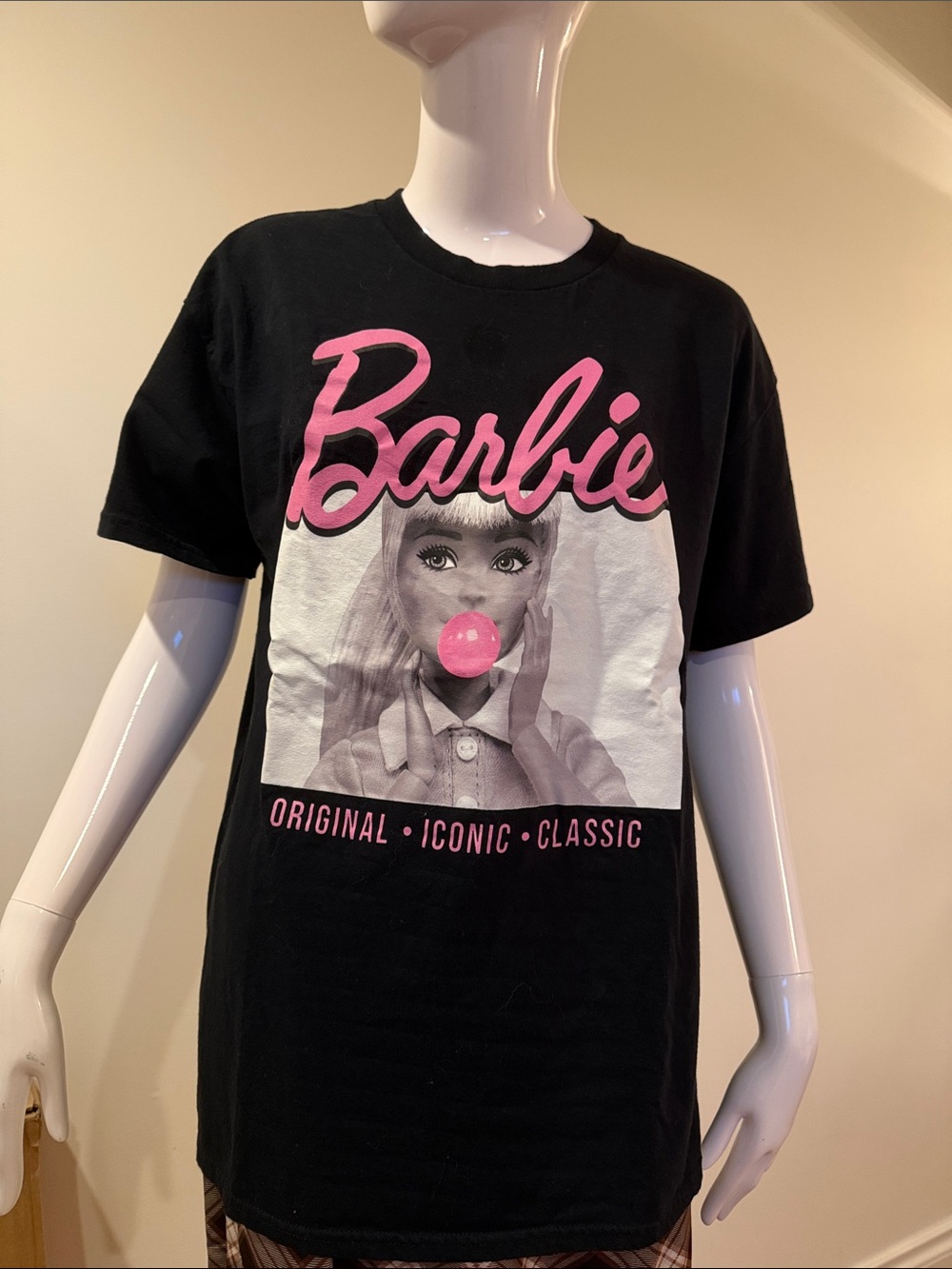 Barbie Black Pink Bubblegum Graphic T-Shirt Size L